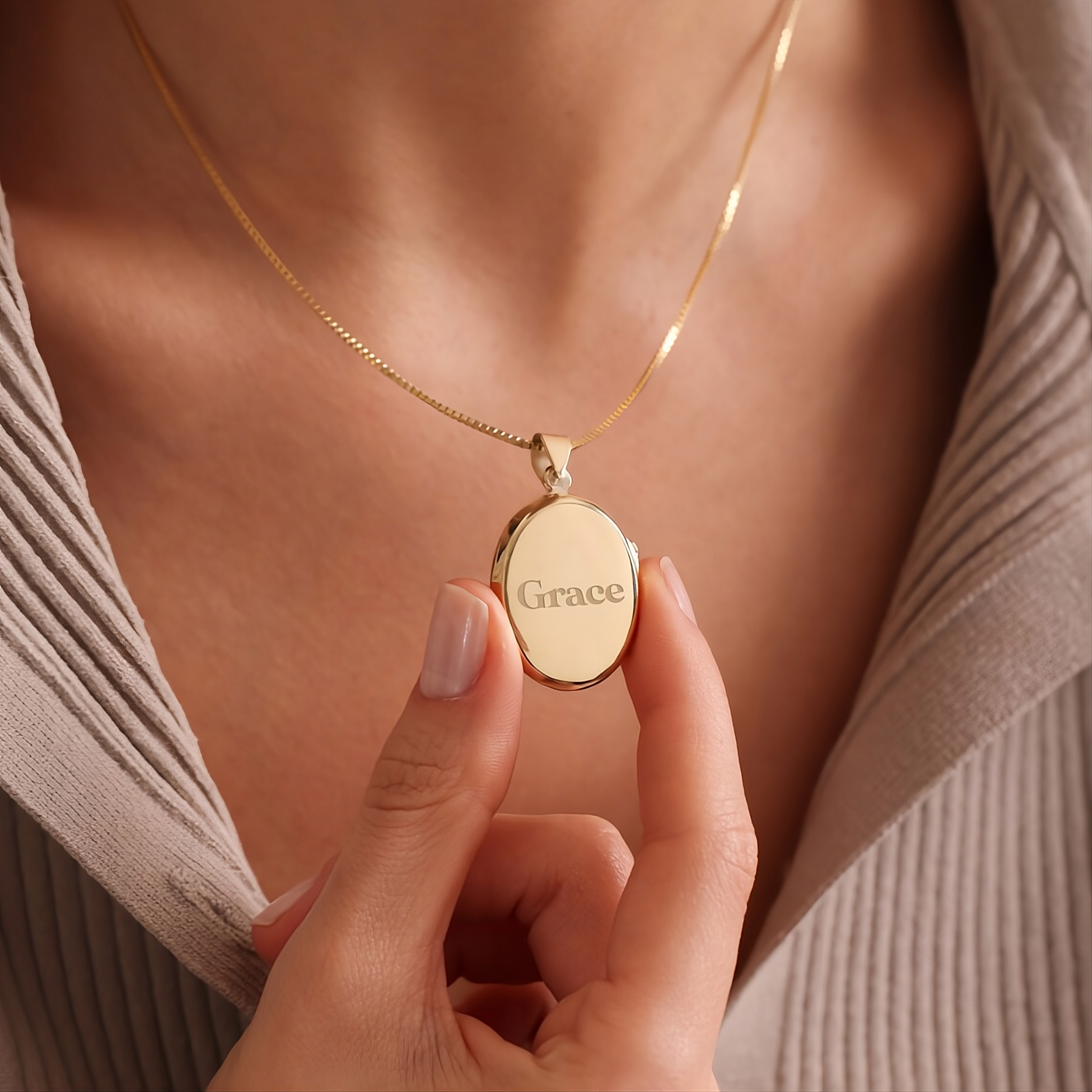 Oval Locket Necklace with Photo