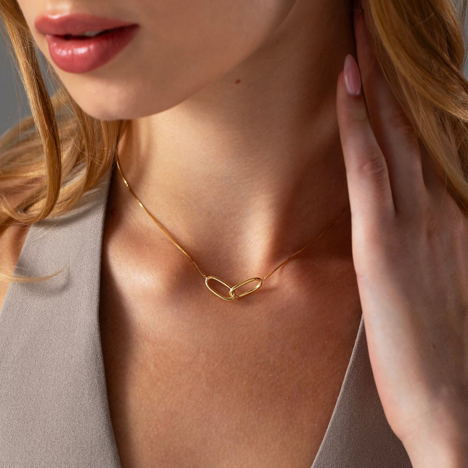 Linked Pendant Necklace