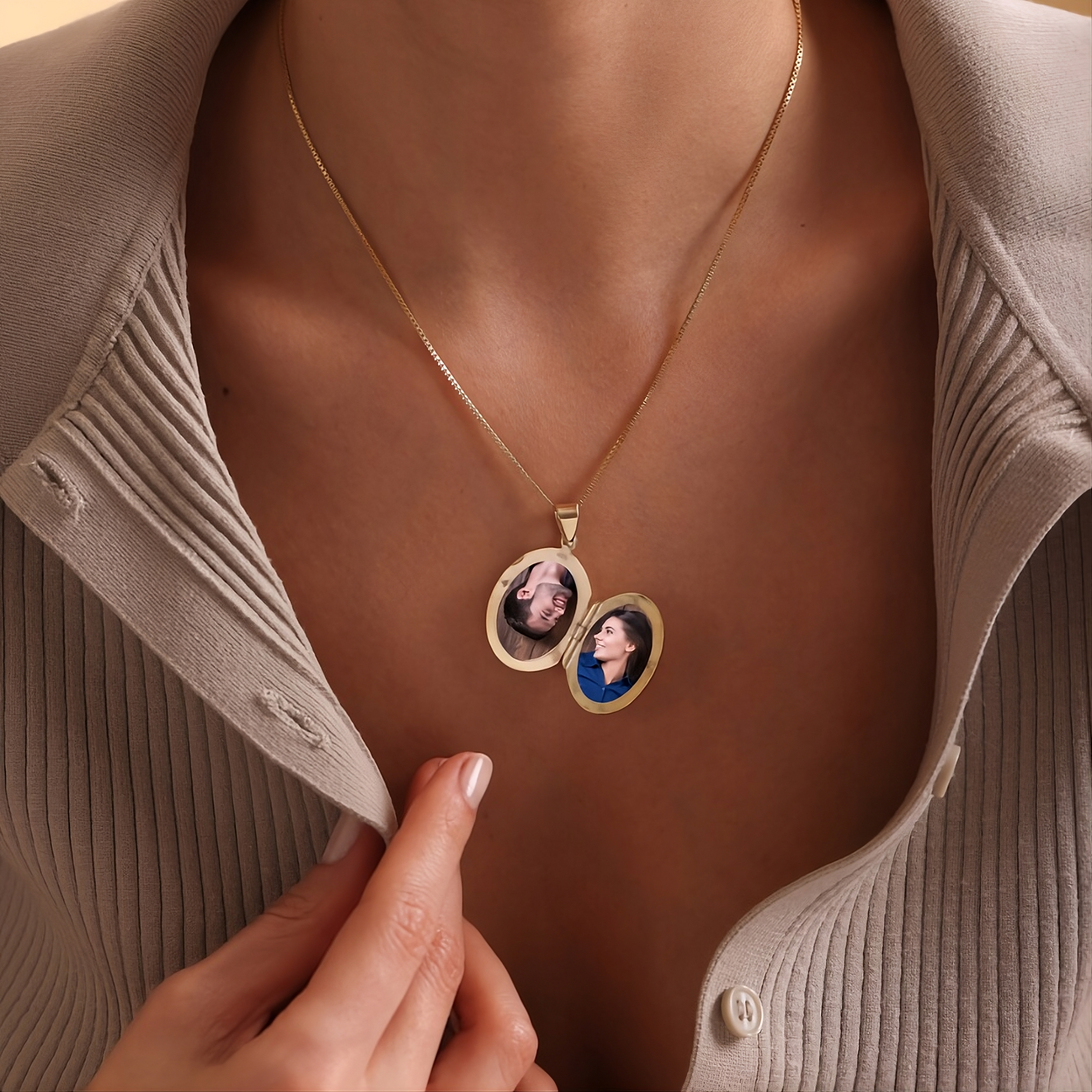 Oval Locket Necklace with Photo