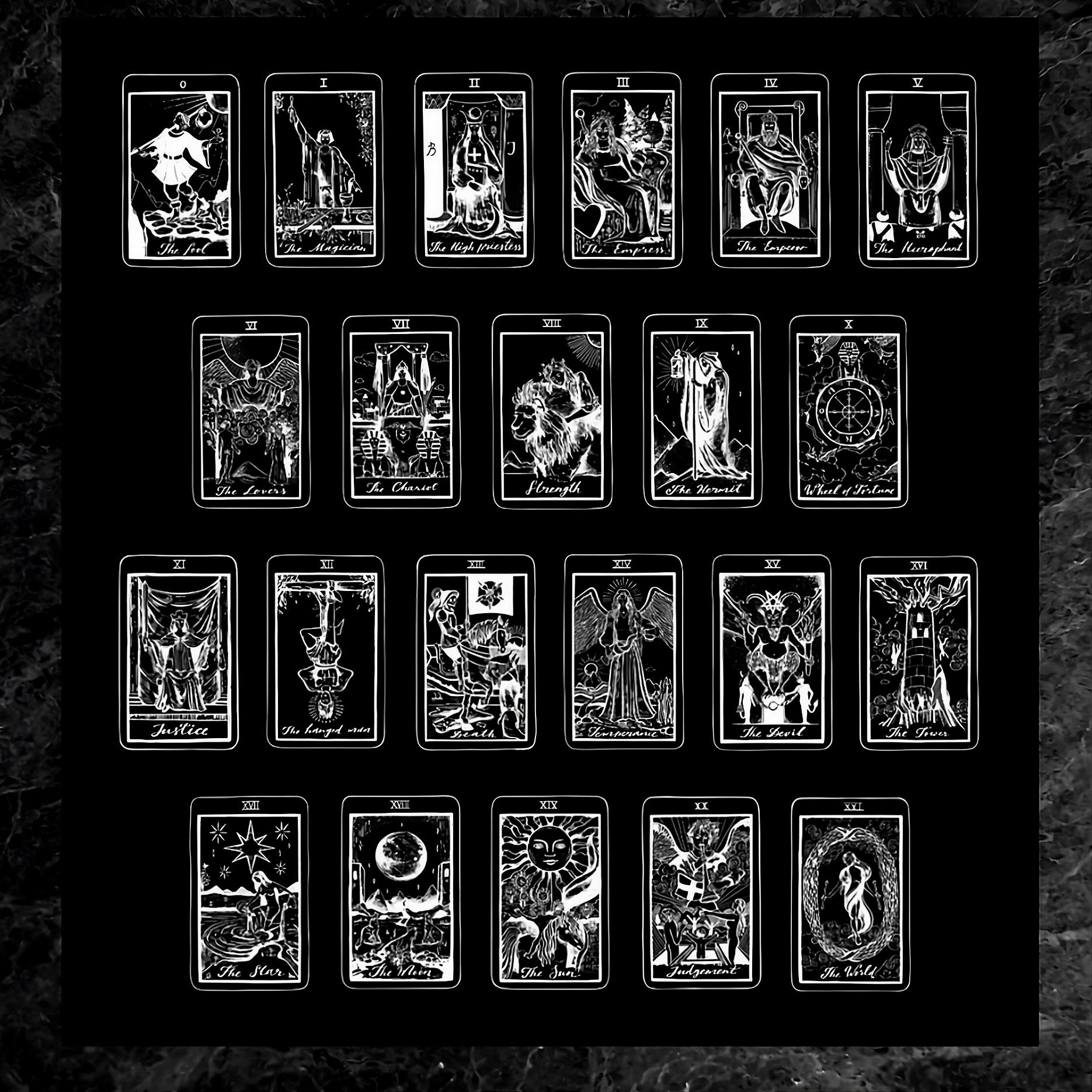 Tarot Necklace in Box Chain