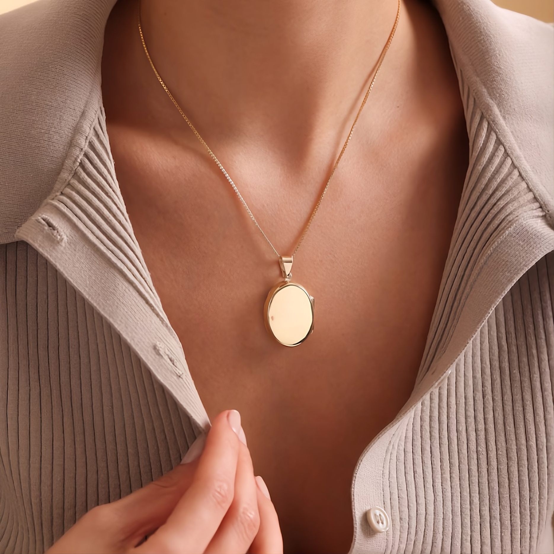 Oval Locket Necklace with Photo