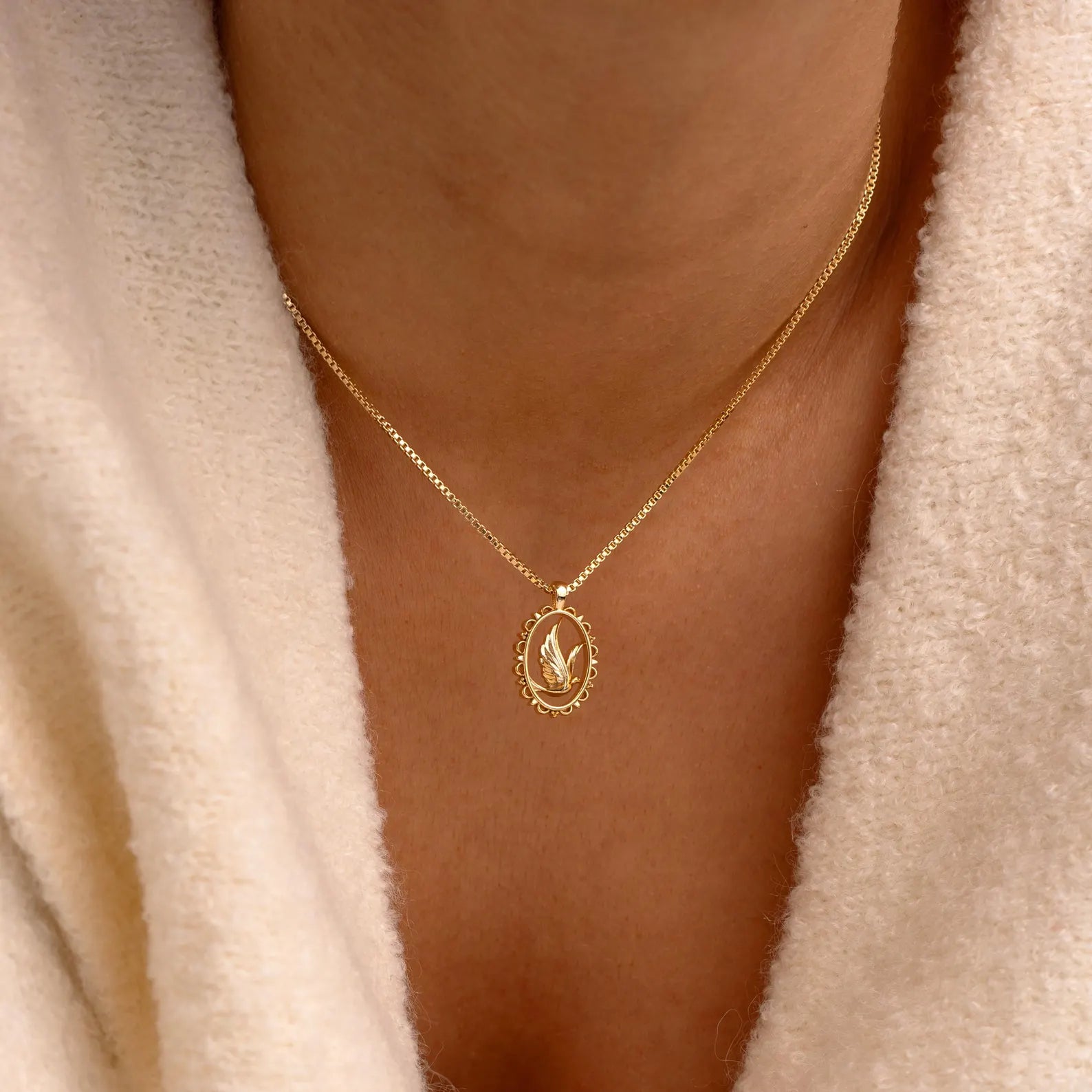 Dove Oval Frame Necklace