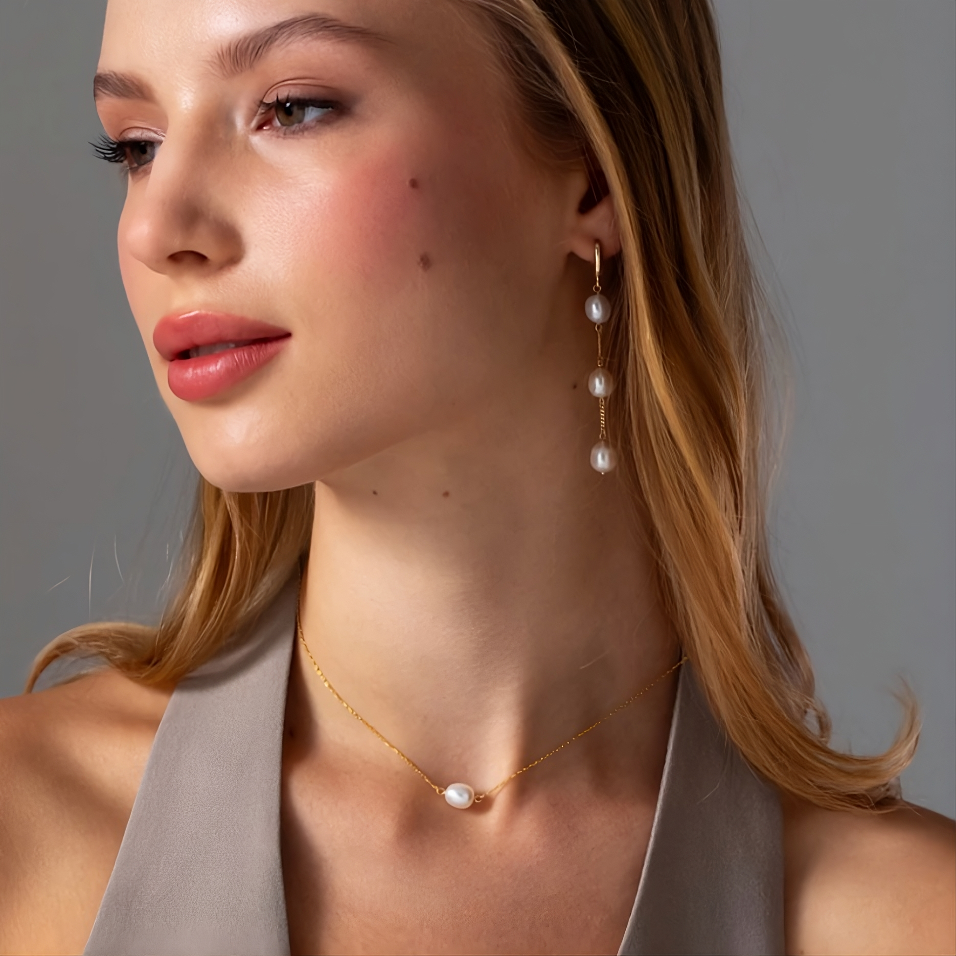 Minimalist Pearl Necklace